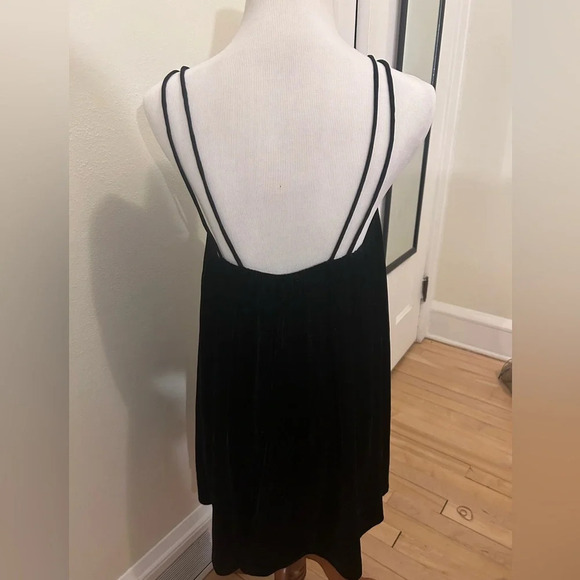 Kimchi Blue‎ Velvet Little Black Dress Size XS - Picture 7 of 8